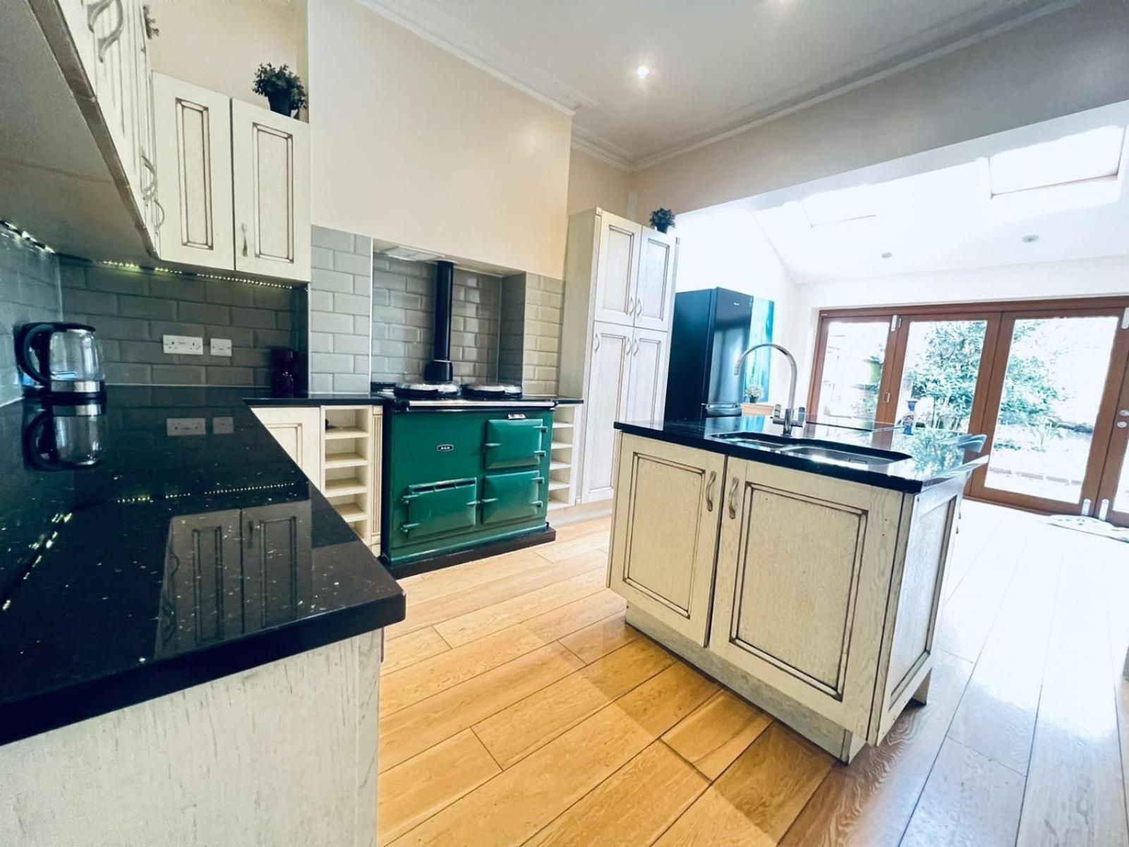 Cricklewood Boutique Stay Лондон Экстерьер фото